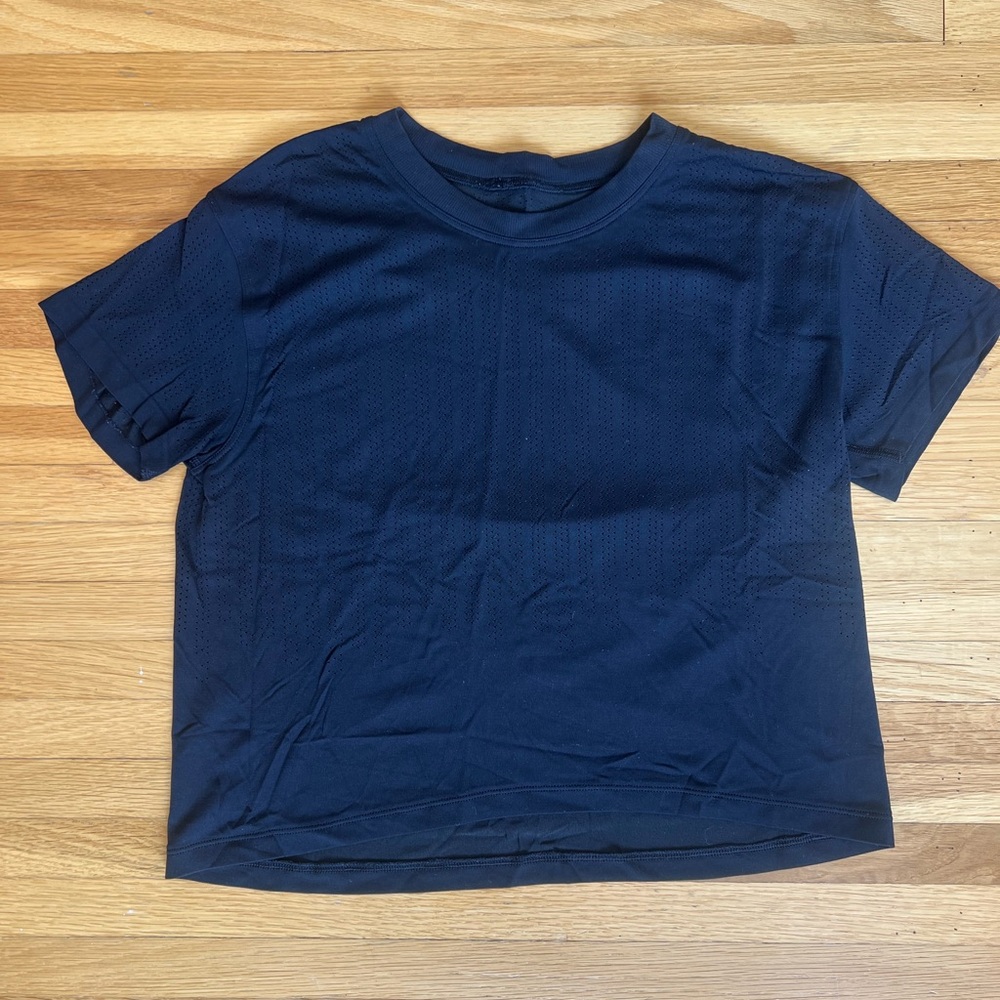 Lululemon Train To Be Short Sleeve Black - Picture 2 of 5